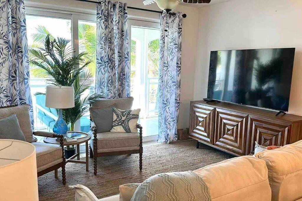 Maho Beach House - Luxe 1-Bedroom - Ocean View Eksteriør billede